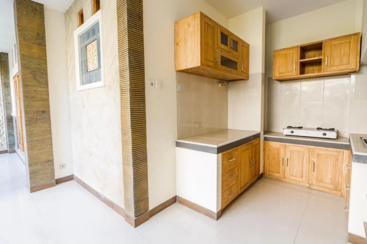 Puri Wahuya Kerobokan Seminyak  Guest house